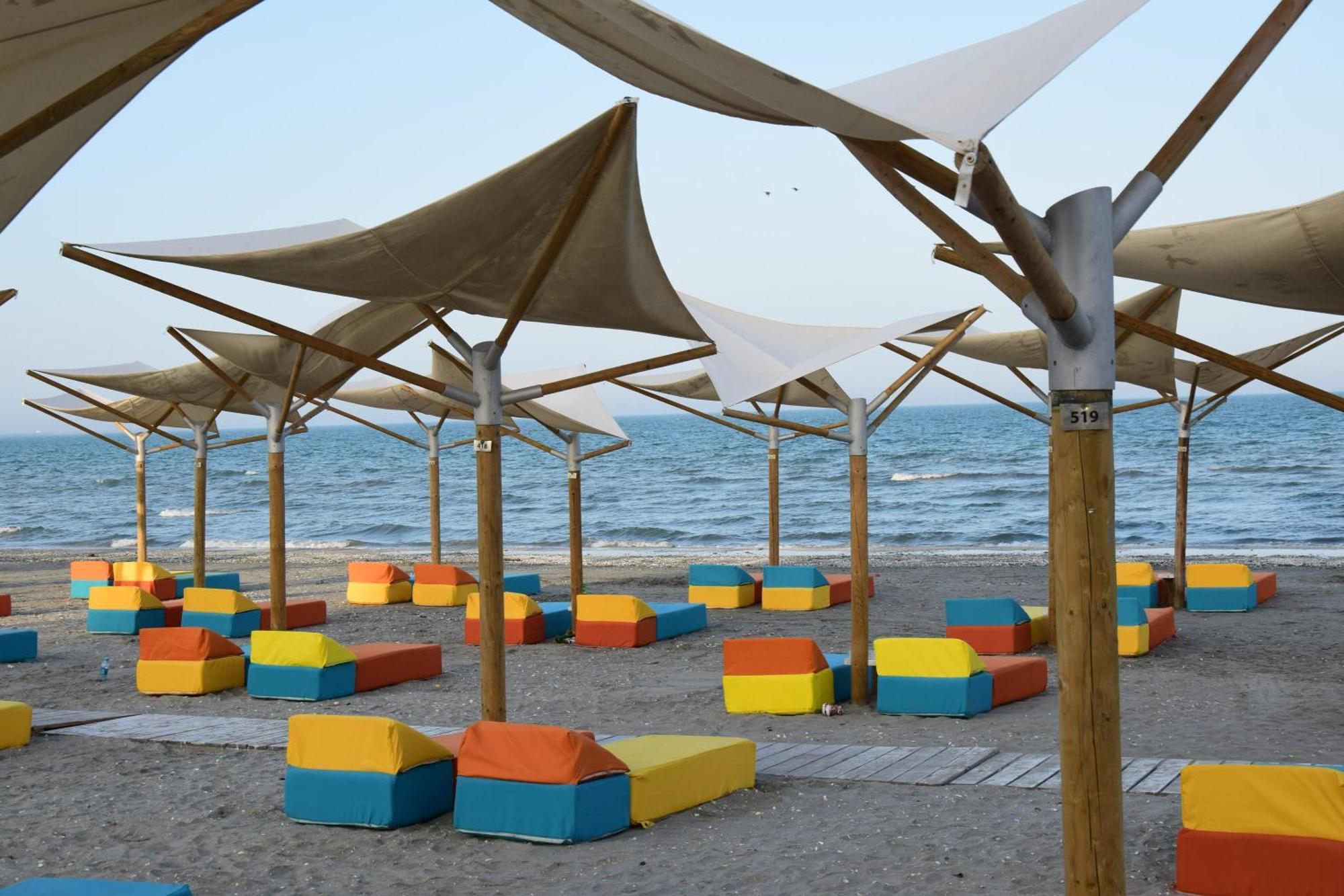 Eka Studio - Pool & Spa Beach Resort Năvodari Exteriör bild