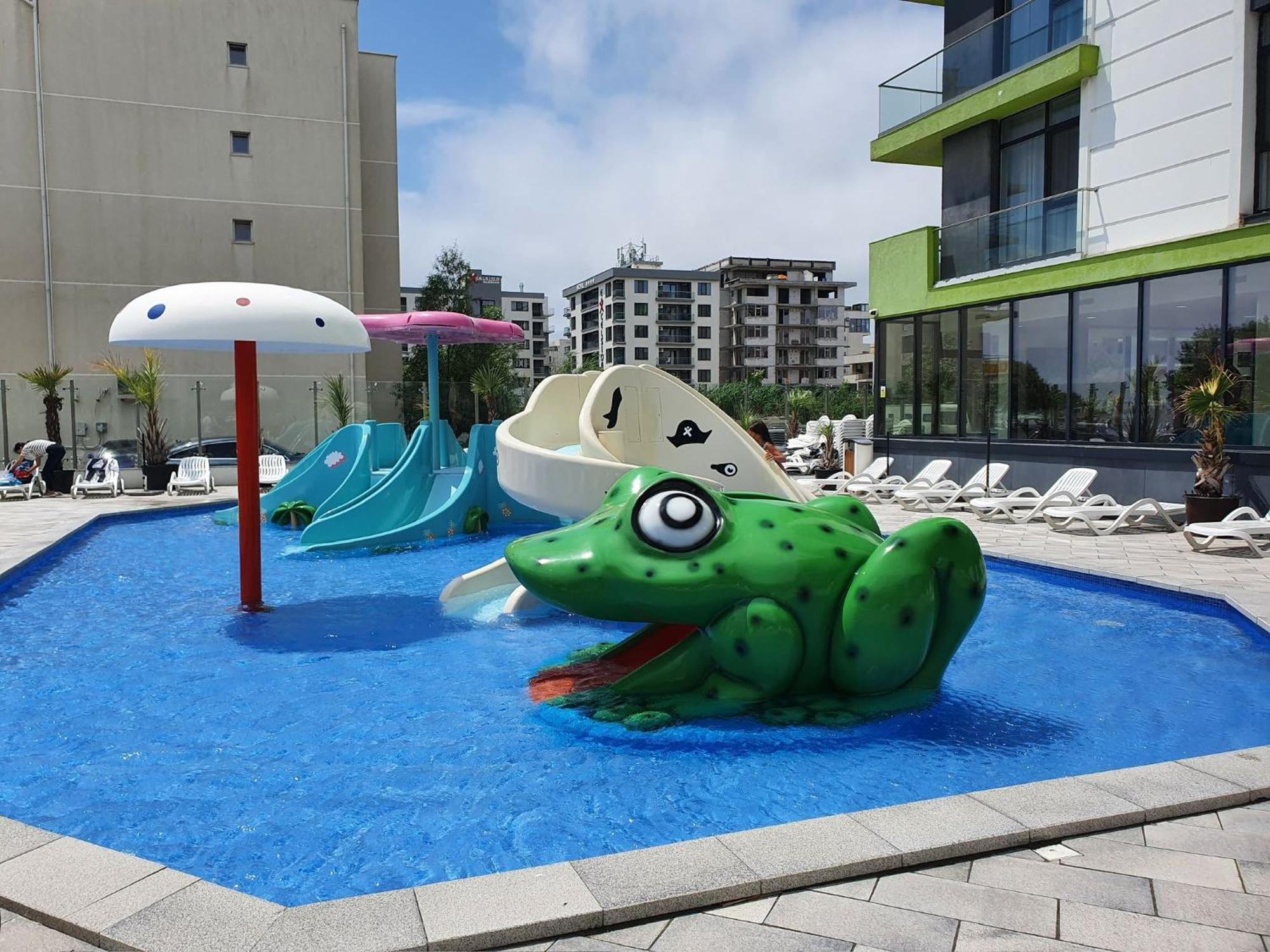 Eka Studio - Pool & Spa Beach Resort Năvodari Exteriör bild