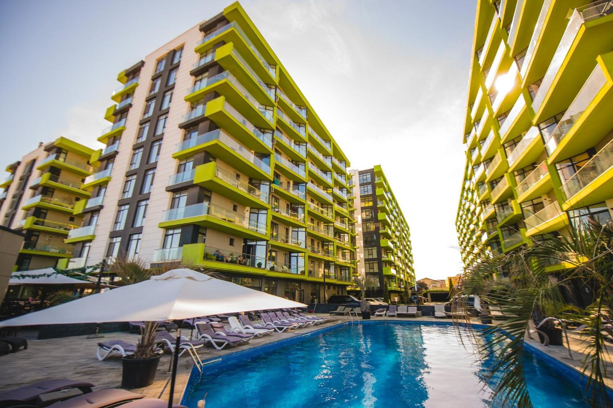 Eka Studio - Pool & Spa Beach Resort Năvodari Exteriör bild