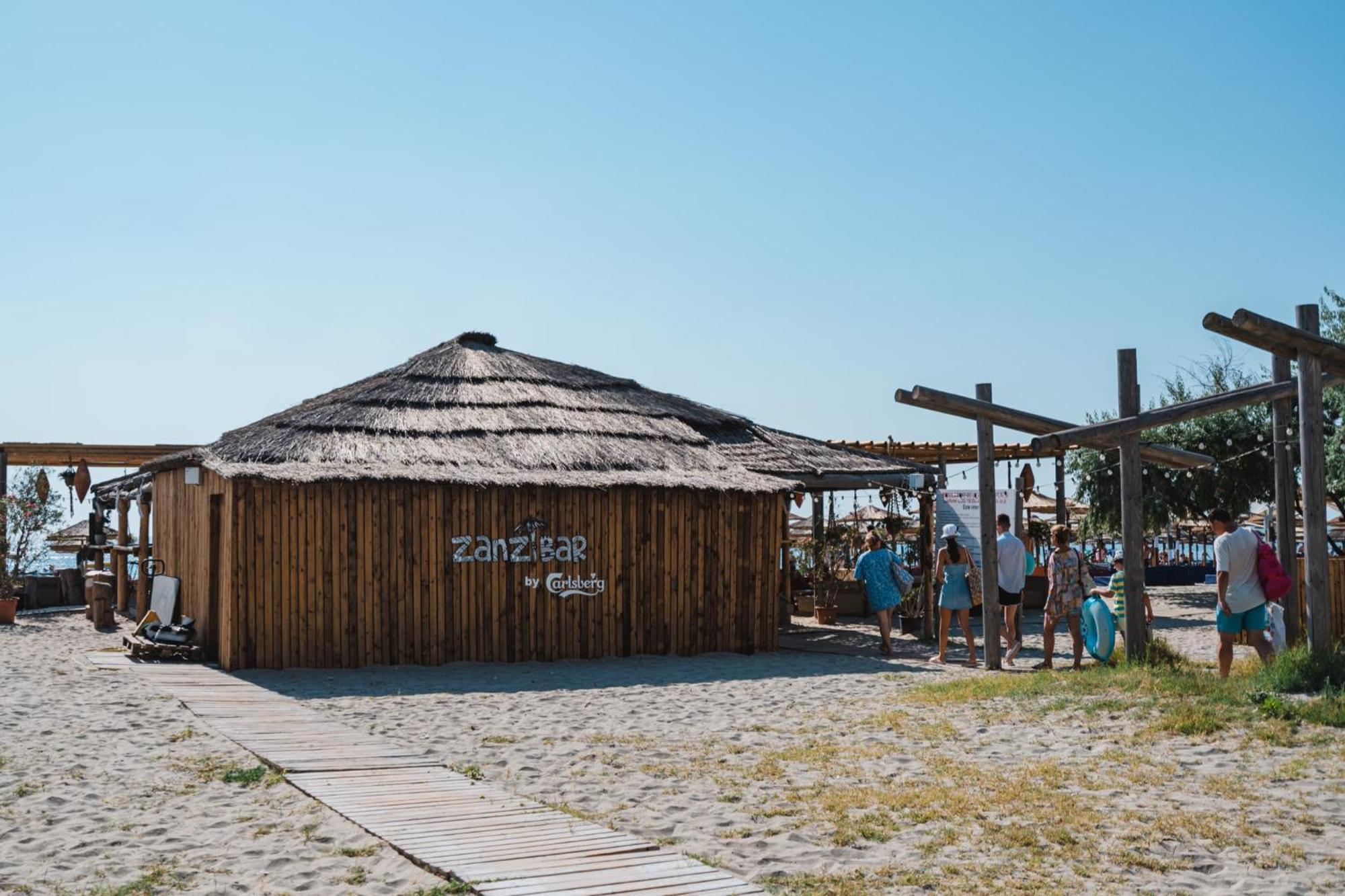 Eka Studio - Pool & Spa Beach Resort Năvodari Exteriör bild