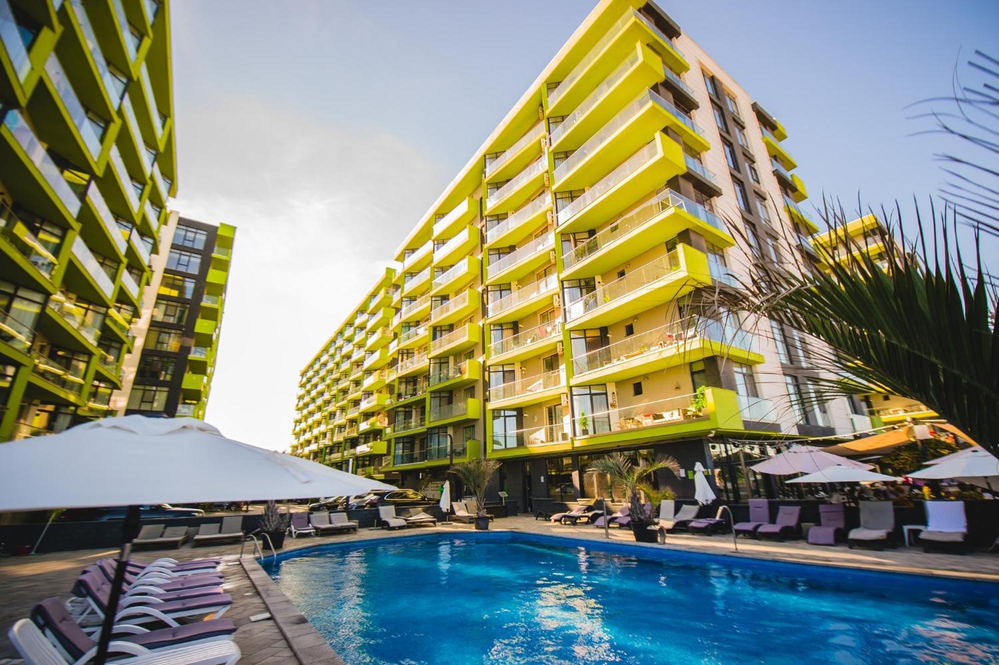 Eka Studio - Pool & Spa Beach Resort Năvodari Exteriör bild