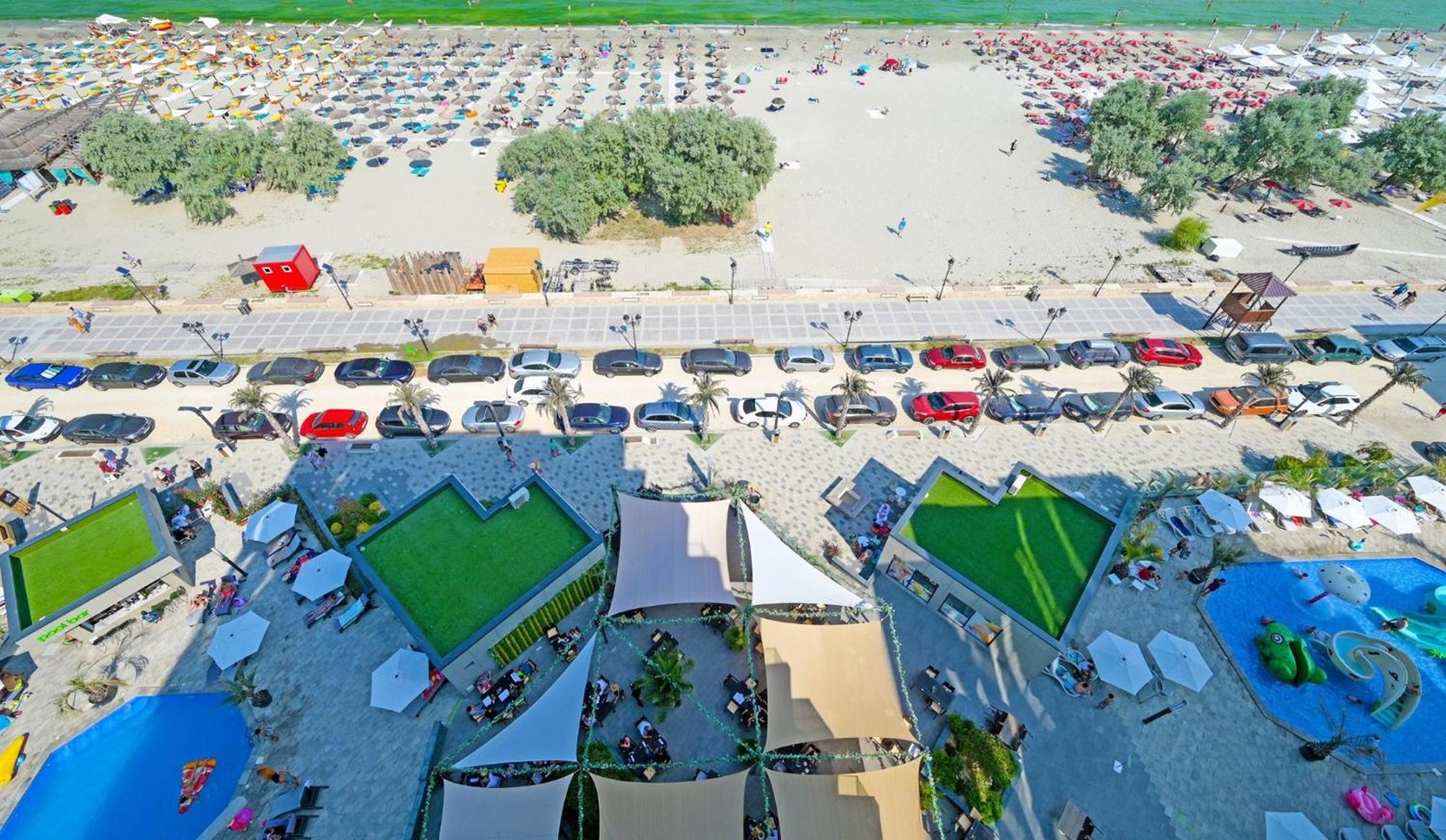 Eka Studio - Pool & Spa Beach Resort Năvodari Exteriör bild